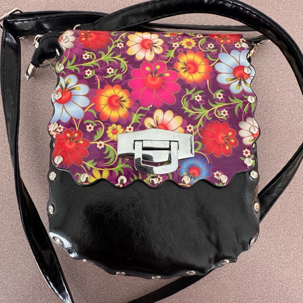 Floral Black NWOT Crossbody Bag